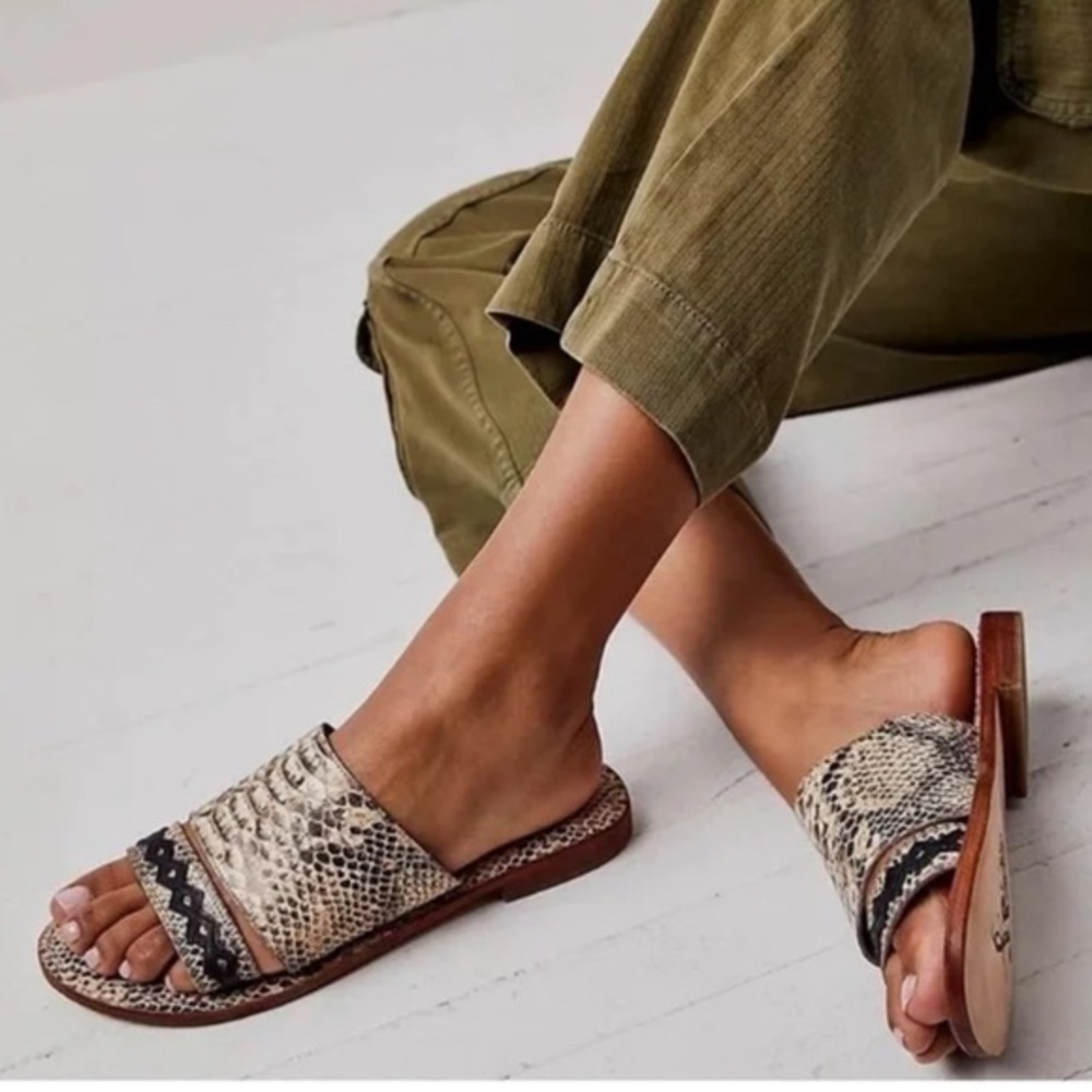 new ▶️ Free People ◀️ Sandals Saturaday Snake Strappy Leather Flats